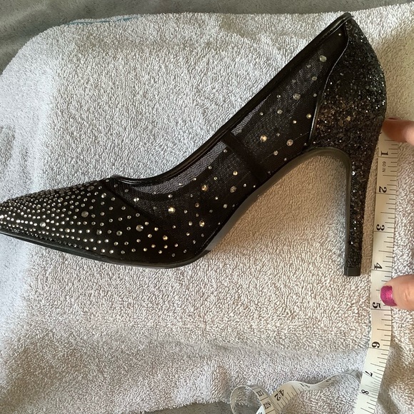 BCBGeneration Black Pointy Toe Pumps with Silver Rhinestones. NWOT. Size 8.5 - Picture 6 of 7